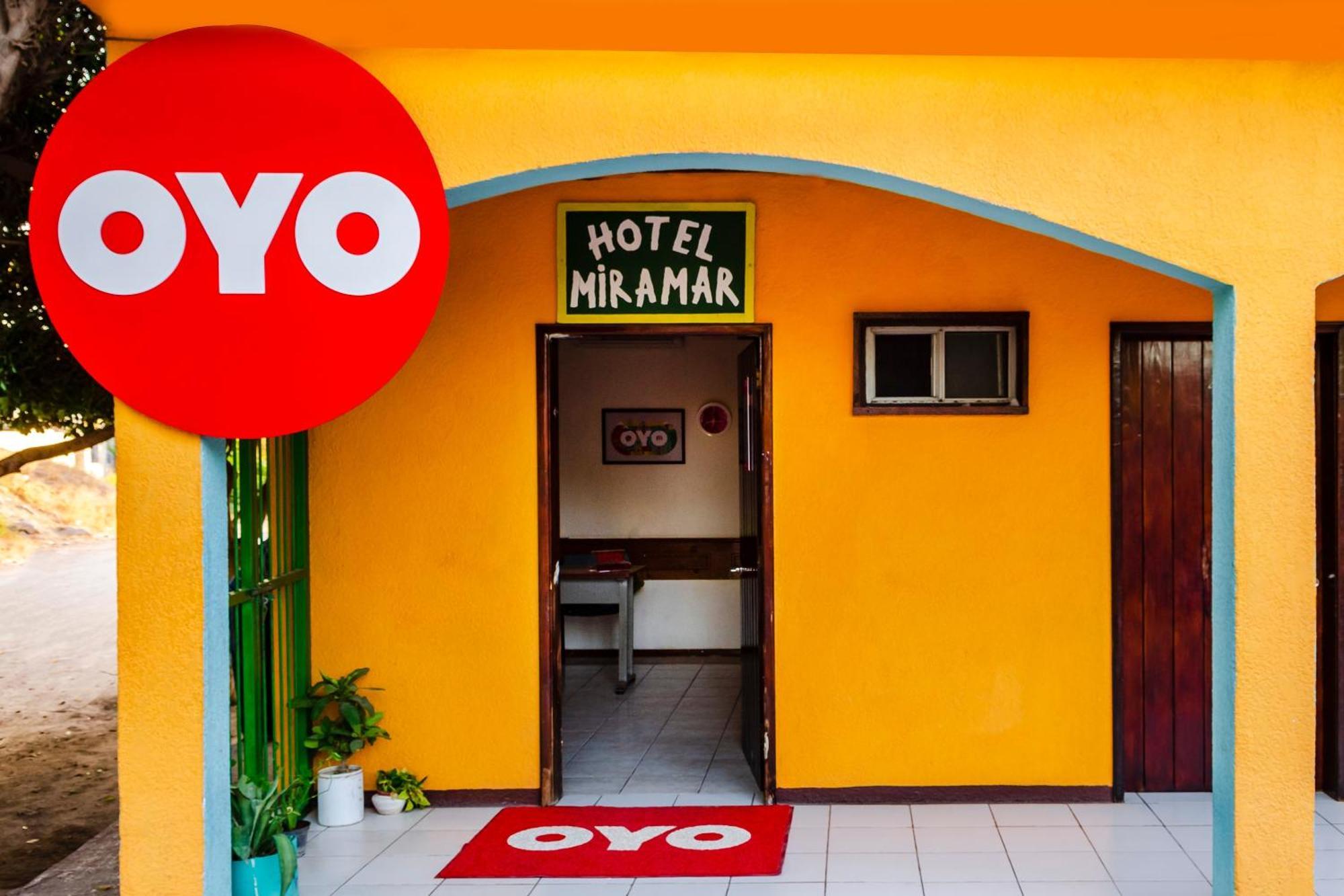 Oyo Hotel Miramar, Loreto Loreto  Exterior photo